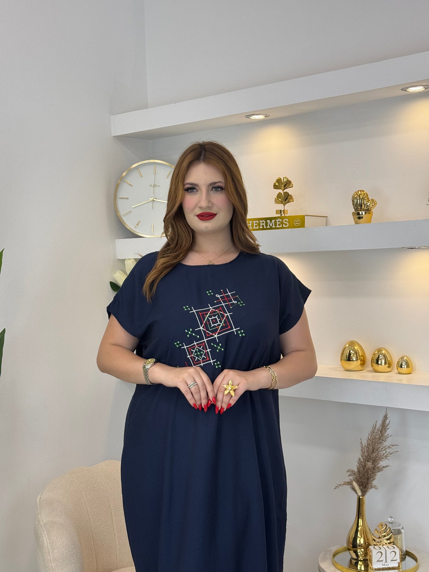 Robe en Lin Brodée – Inspiration Berbère pour l’Été