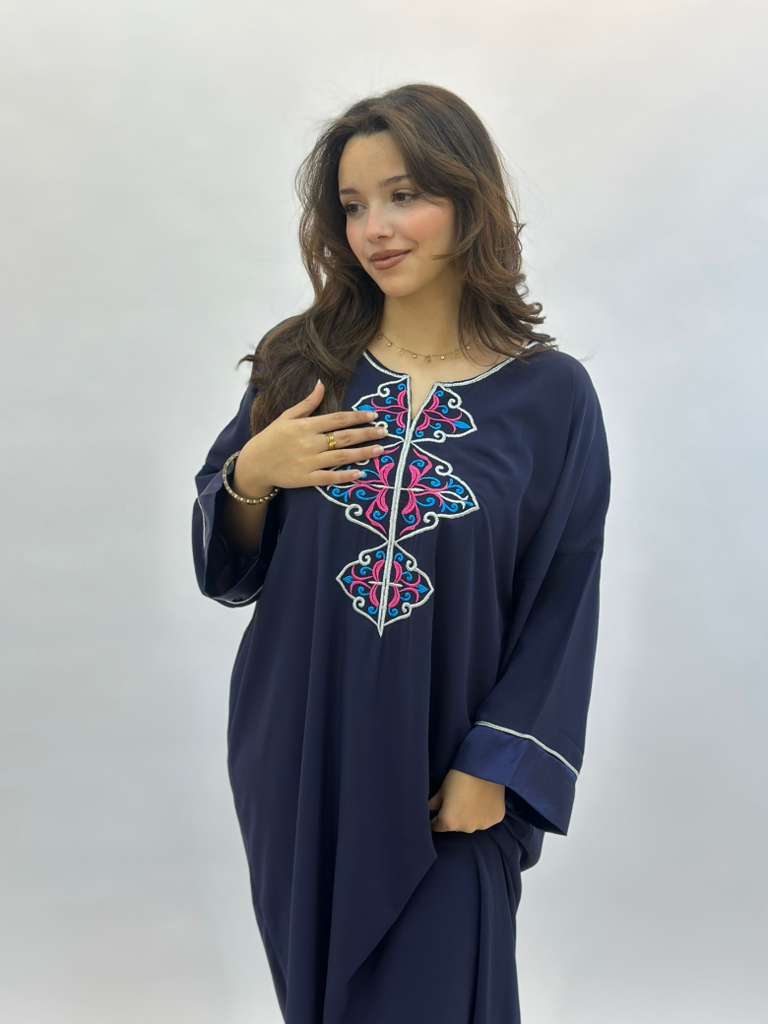 ROBE NOUR en Blue Collectin aid 2026