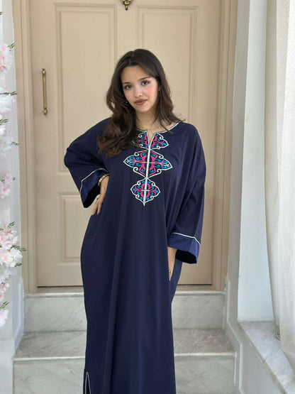 ROBE NOUR  en Blue Collectin aid 2026