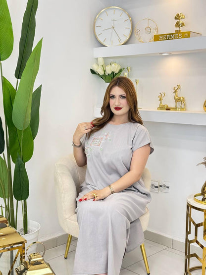Robe en Lin Brodée – Inspiration Berbère pour l’Été