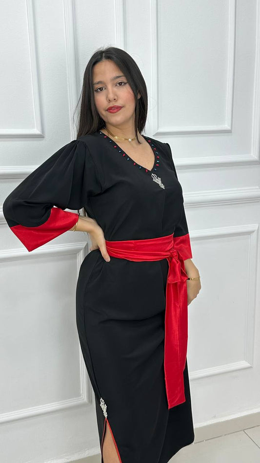 Robe berbère avec perles.