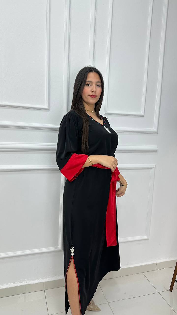 Robe berbère avec perles.