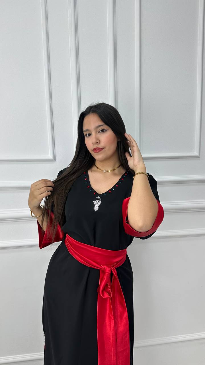 Robe berbère avec perles.